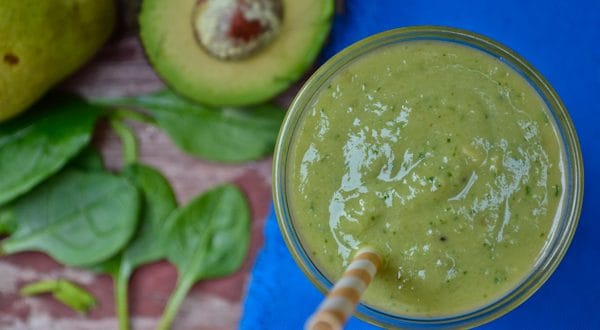 Green Smoothie: Avocado Pear